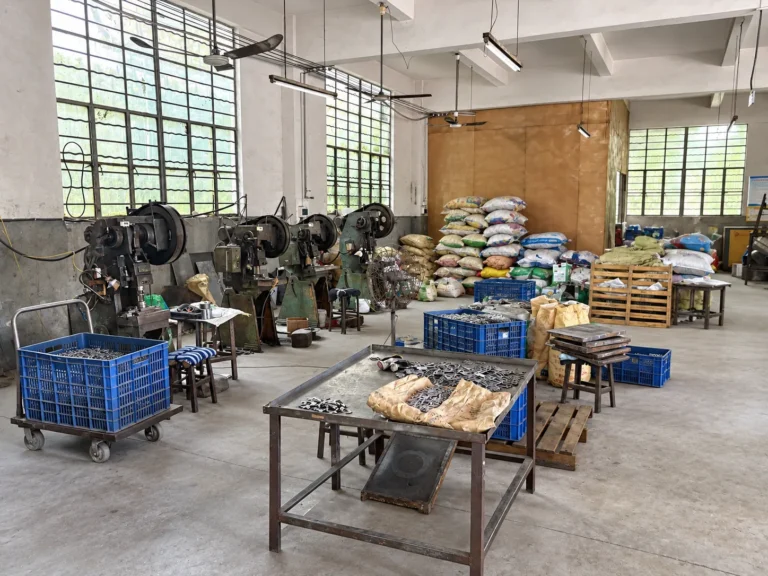 Hardware component forming workshop with press machines in Quanzhou