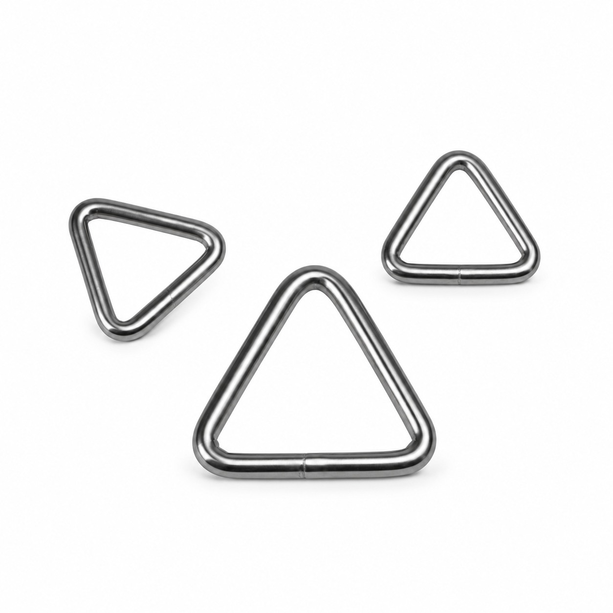 Metal triangle rings in three sizes for straps and horse rugs