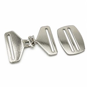 Silver horse rug front closure set with swivel clasp and plate
